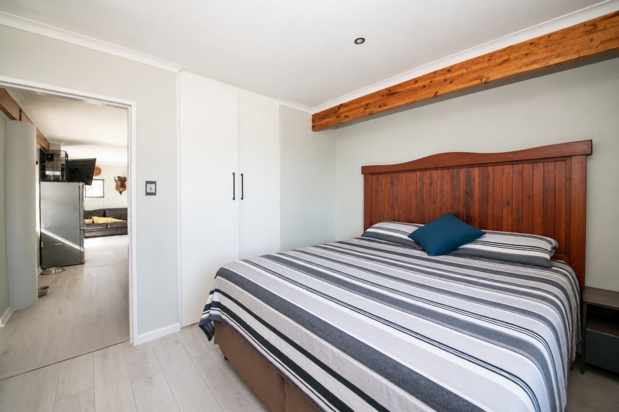 4 Bedroom Property for Sale in Rooi Els Western Cape